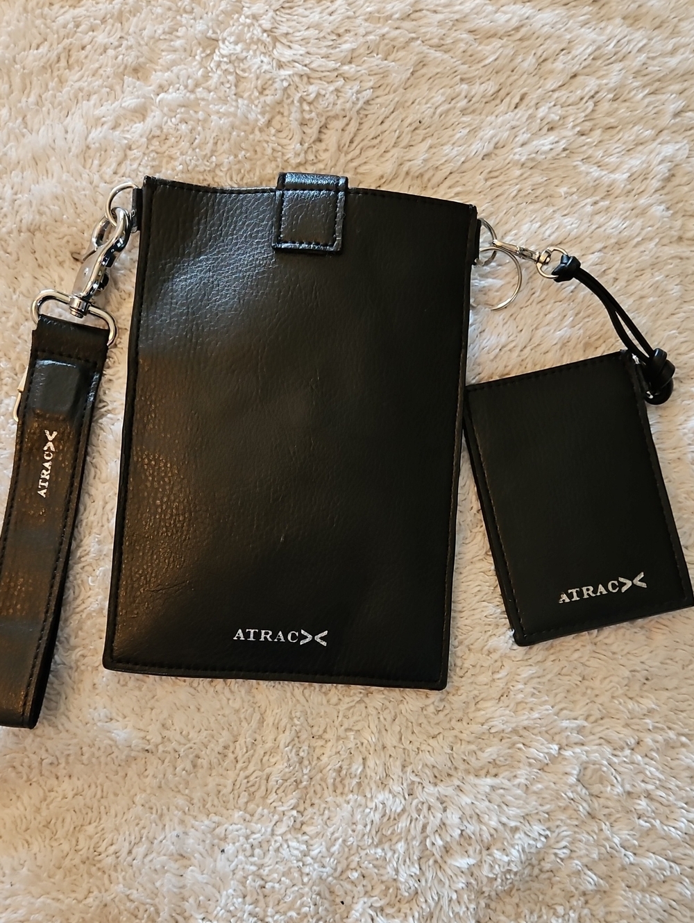 LaVieatrac Black Phone Pouch with Slim Card Holder & Magnetic Keychain Wristlet